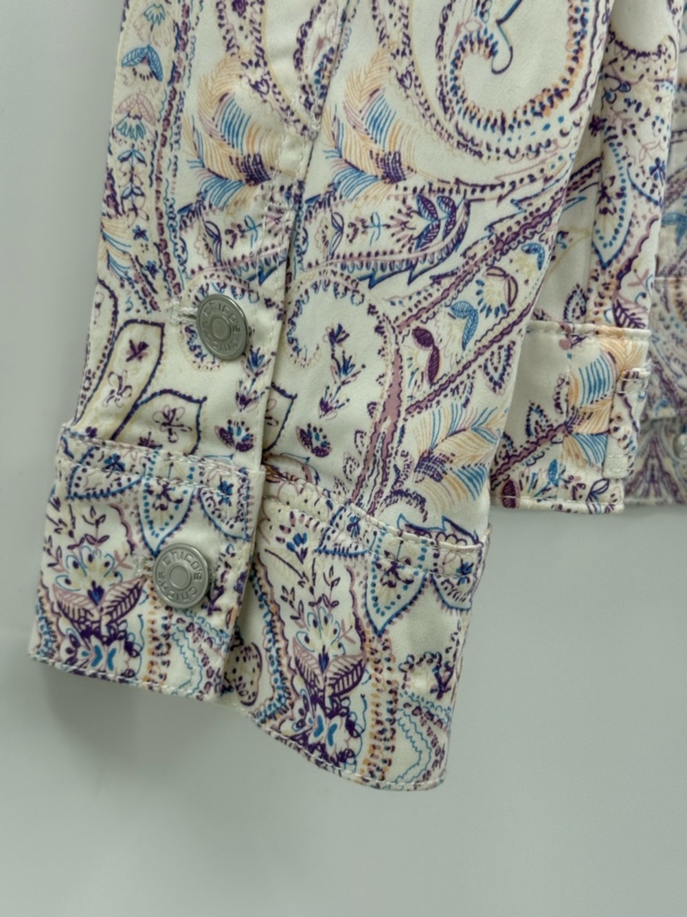 Chico’s Sateen Jean Jacket Paisley Print Button Front Stretch Jean Jacket Boho - Picture 12 of 12